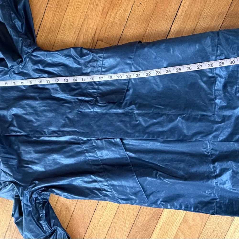 Men's or teens  Black Raincoat with Classic Collar from suit supply. - Picture 10 of 10